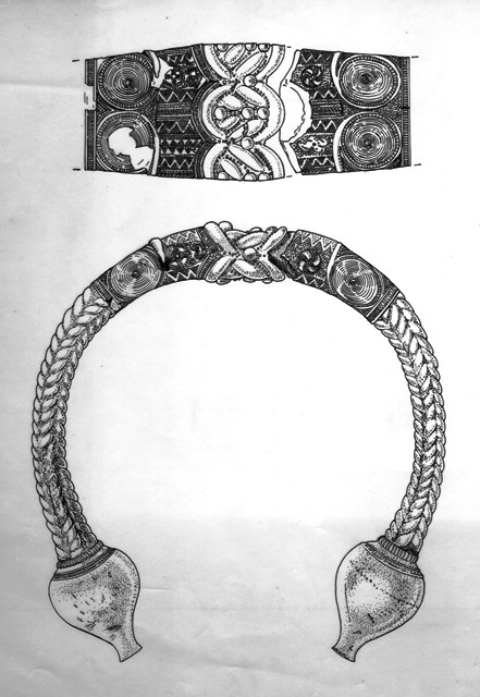 Ampliar: Torques de Xanceda, Museo Aqueol�xico, C. S.Ant�n, Coru�a